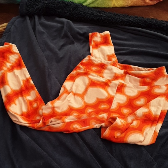 LuLaRoe heart leggings - Picture 1 of 3